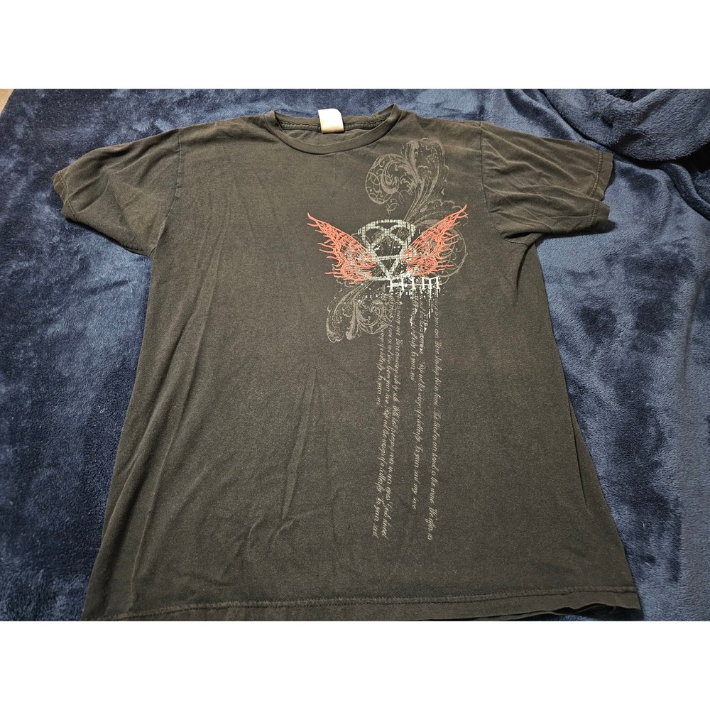 HIM Band T-Shirt Heartagram Wings Script Graphic Black Mens Large Bay Island y2k